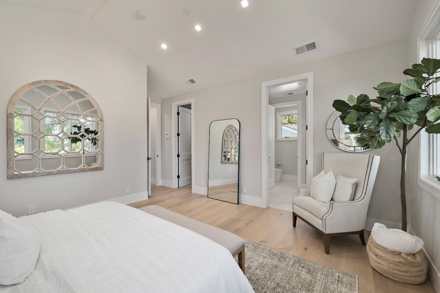 Detail Gallery Image 21 of 33 For 263 Belmont Ave, Redwood City,  CA 94061 - 5 Beds | 4/1 Baths