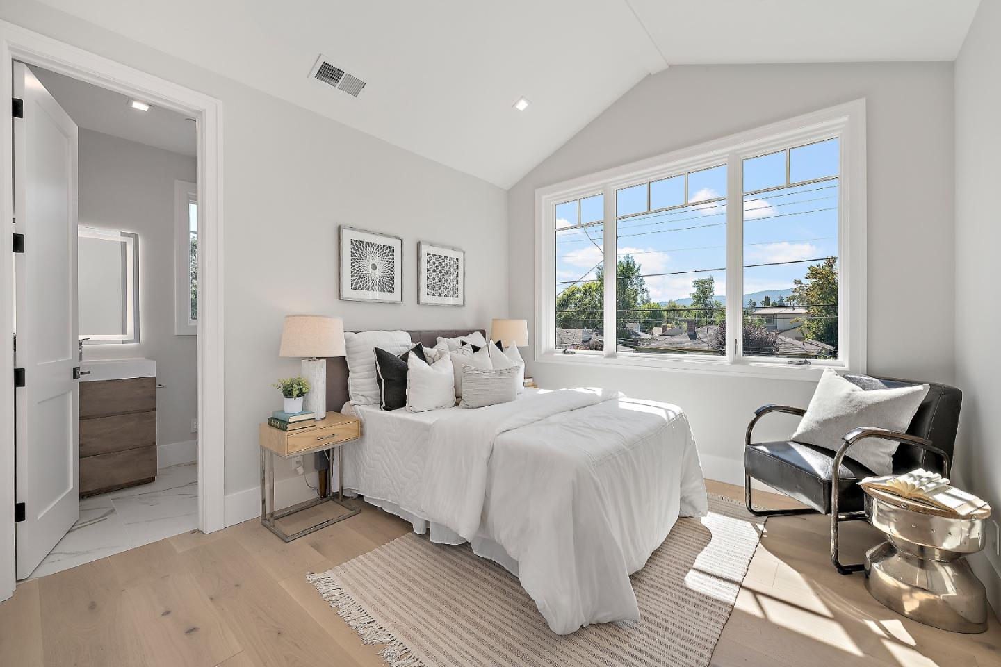 Detail Gallery Image 29 of 33 For 263 Belmont Ave, Redwood City,  CA 94061 - 5 Beds | 4/1 Baths