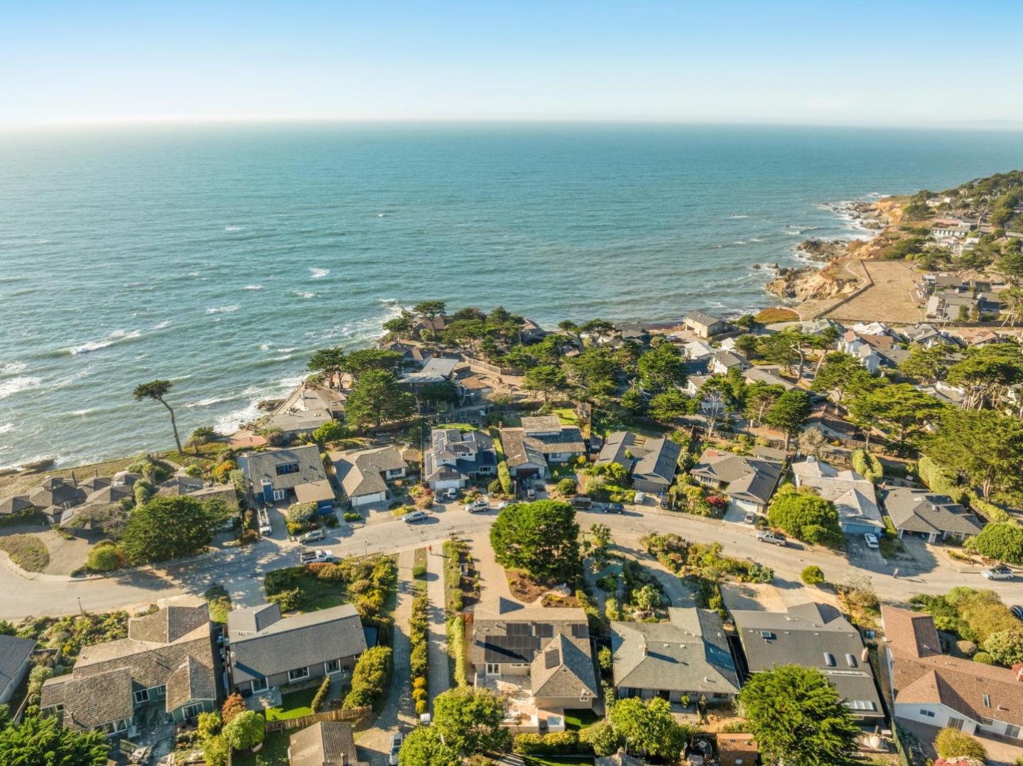 Detail Gallery Image 7 of 59 For 141 Arbor Ln, Moss Beach,  CA 94038 - 3 Beds | 2 Baths