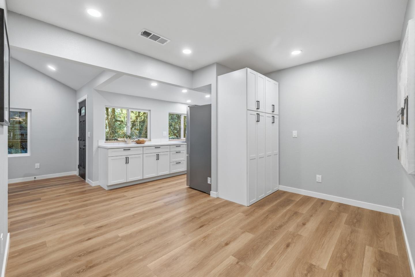 Detail Gallery Image 12 of 45 For 831 Hillcrest Dr, Felton,  CA 95018 - 4 Beds | 3 Baths