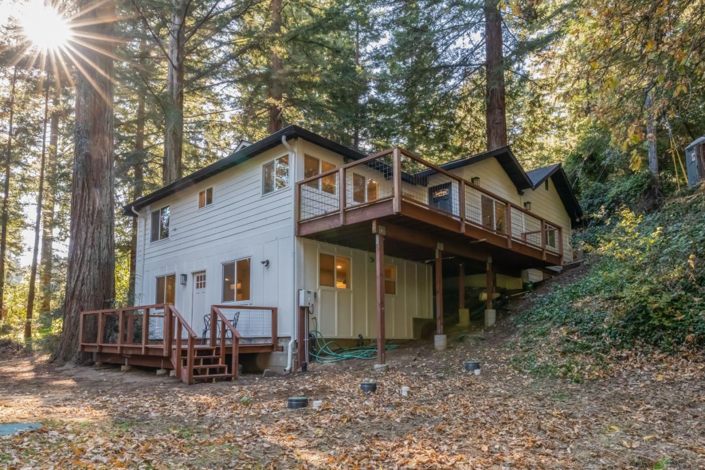 Detail Gallery Image 2 of 45 For 831 Hillcrest Dr, Felton,  CA 95018 - 4 Beds | 3 Baths