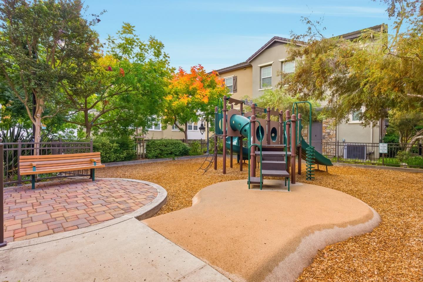 Detail Gallery Image 29 of 35 For 806 Sevin Ter, San Jose,  CA 95133 - 3 Beds | 2/1 Baths