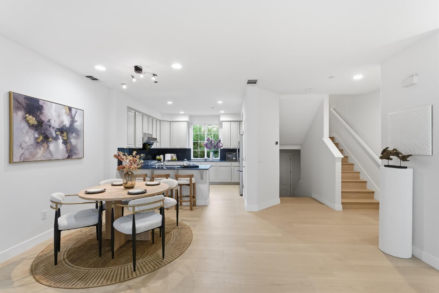 Detail Gallery Image 3 of 35 For 806 Sevin Ter, San Jose,  CA 95133 - 3 Beds | 2/1 Baths