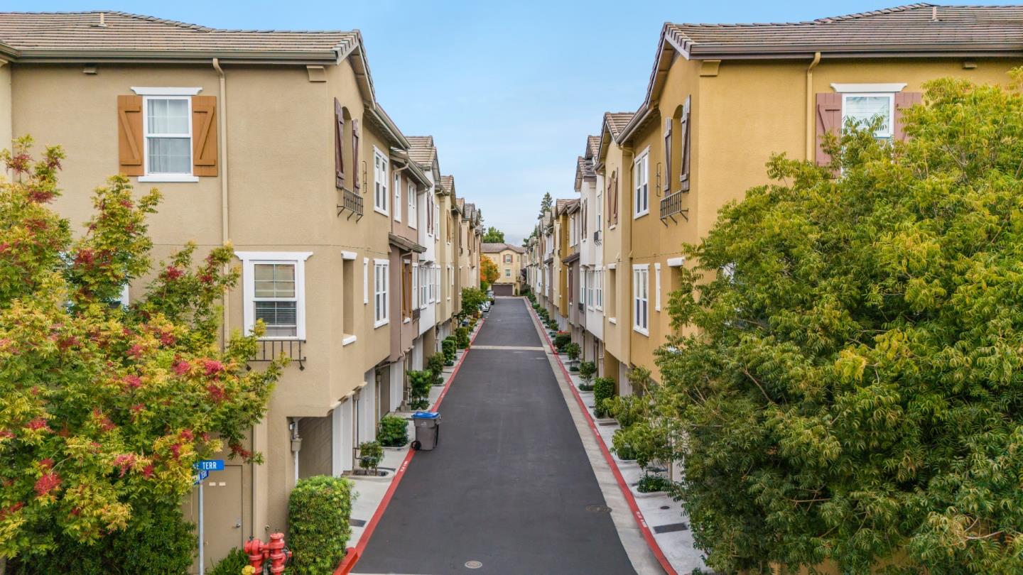 Detail Gallery Image 31 of 35 For 806 Sevin Ter, San Jose,  CA 95133 - 3 Beds | 2/1 Baths