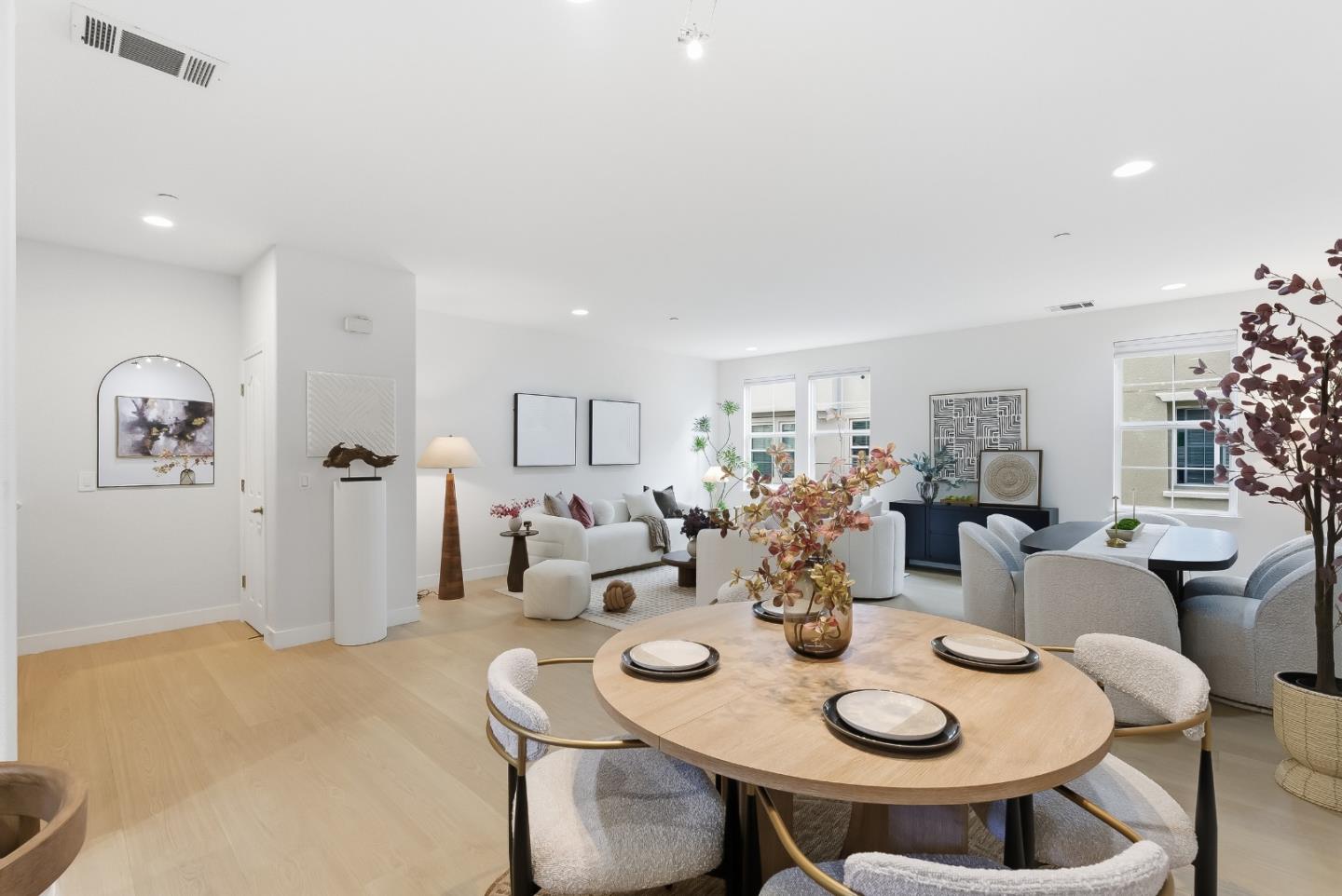 Detail Gallery Image 4 of 35 For 806 Sevin Ter, San Jose,  CA 95133 - 3 Beds | 2/1 Baths