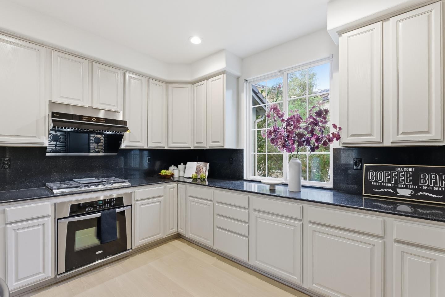 Detail Gallery Image 6 of 35 For 806 Sevin Ter, San Jose,  CA 95133 - 3 Beds | 2/1 Baths