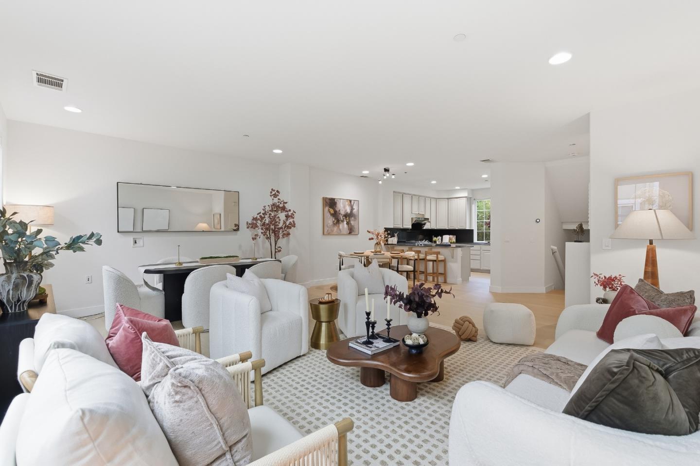 Detail Gallery Image 9 of 35 For 806 Sevin Ter, San Jose,  CA 95133 - 3 Beds | 2/1 Baths