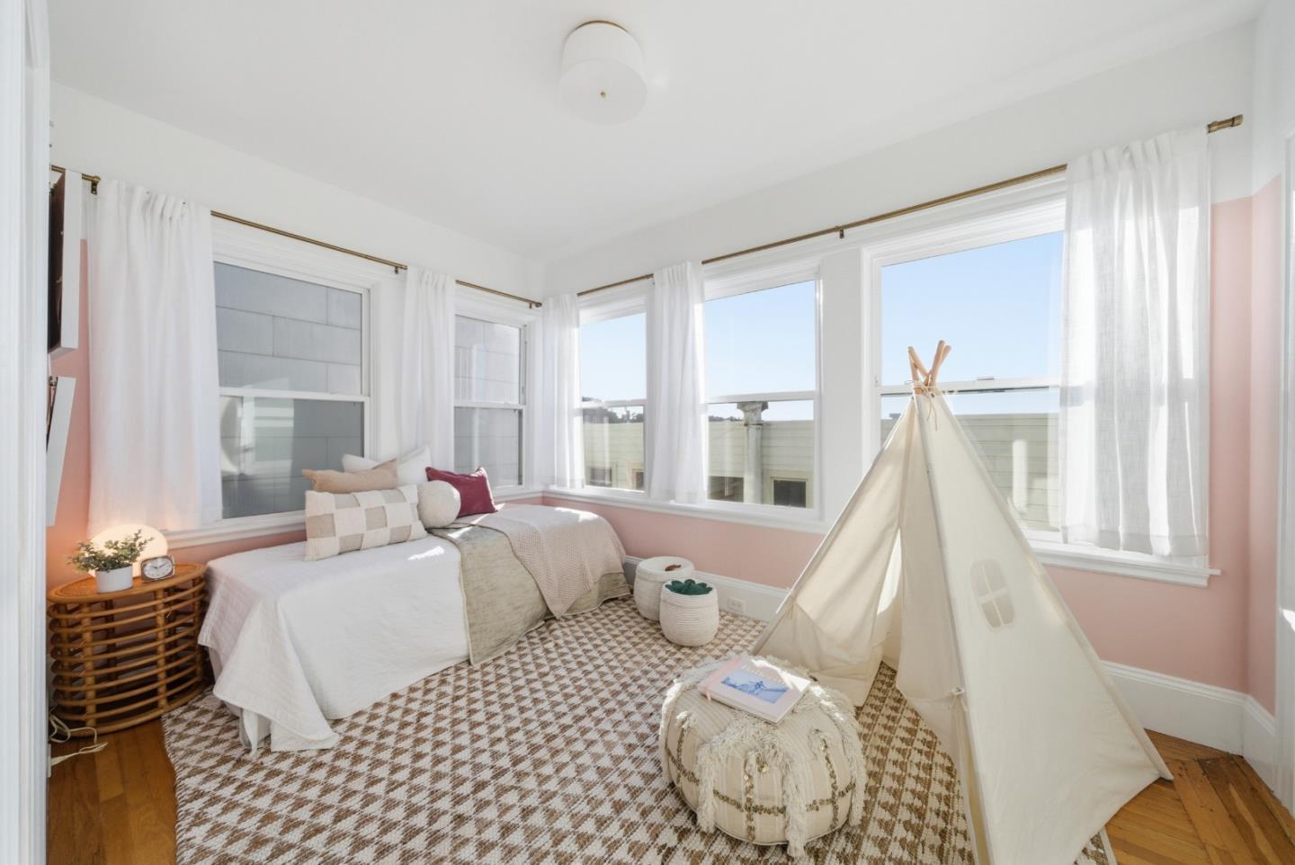 Detail Gallery Image 18 of 50 For 689 20th Ave, San Francisco,  CA 94121 - 2 Beds | 2/1 Baths