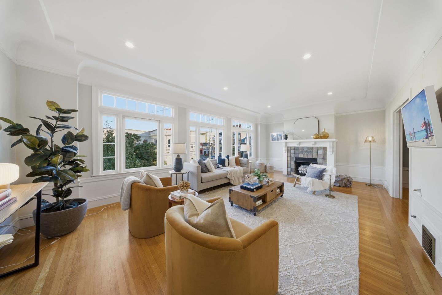 Detail Gallery Image 2 of 50 For 689 20th Ave, San Francisco,  CA 94121 - 2 Beds | 2/1 Baths