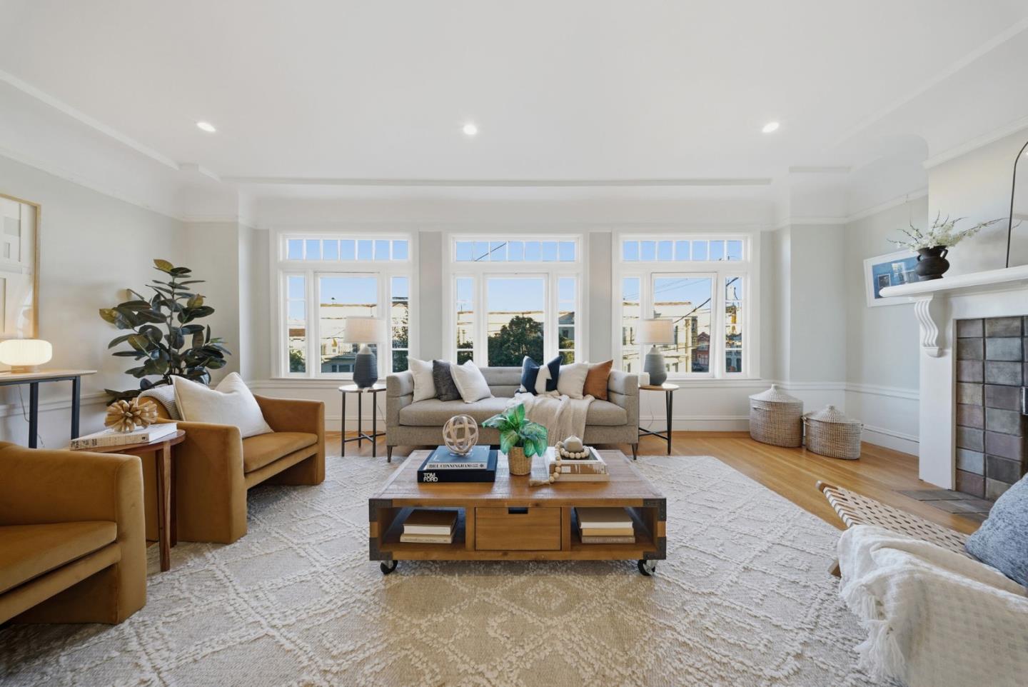 Detail Gallery Image 3 of 50 For 689 20th Ave, San Francisco,  CA 94121 - 2 Beds | 2/1 Baths