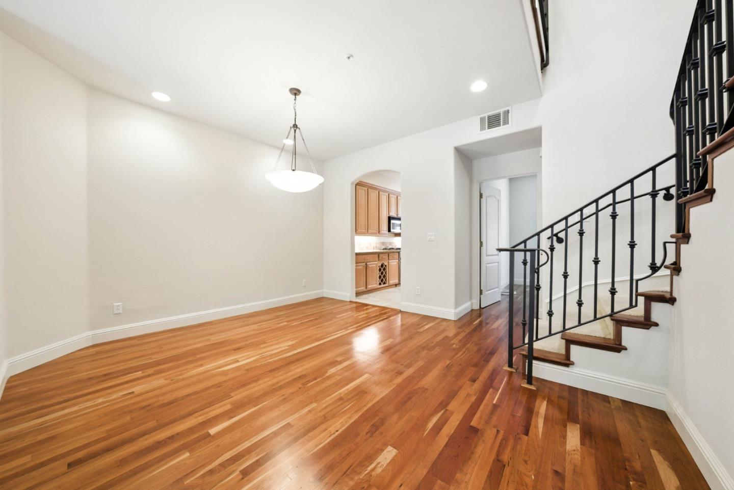 Detail Gallery Image 11 of 43 For 484 Gabilan St, Los Altos,  CA 94022 - 3 Beds | 2/1 Baths