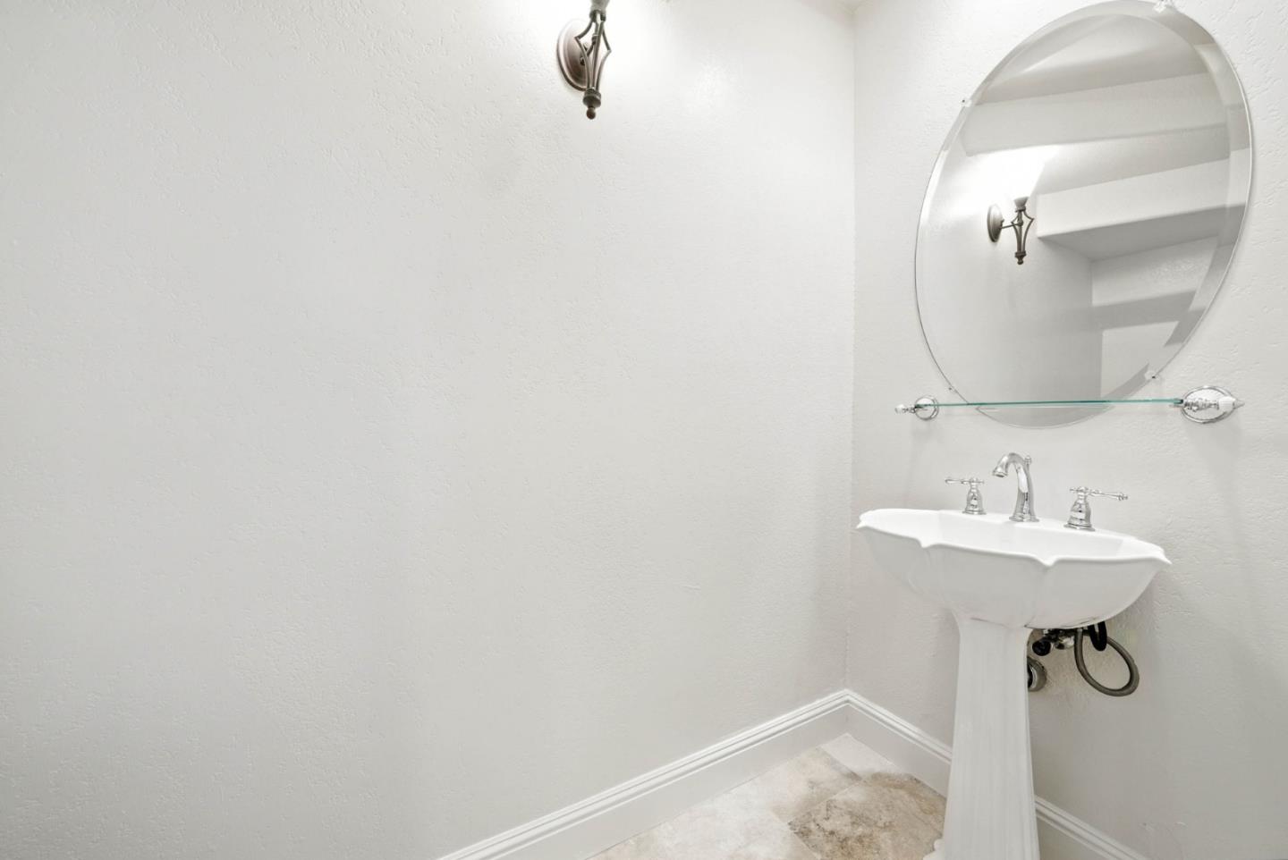 Detail Gallery Image 20 of 43 For 484 Gabilan St, Los Altos,  CA 94022 - 3 Beds | 2/1 Baths