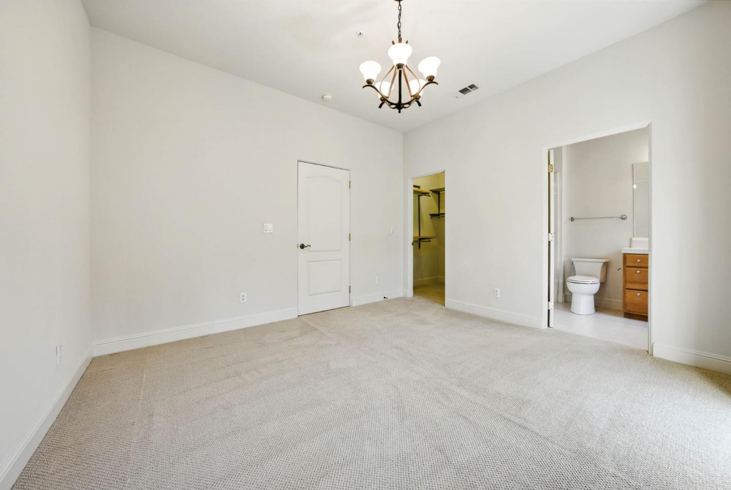 Detail Gallery Image 24 of 43 For 484 Gabilan St, Los Altos,  CA 94022 - 3 Beds | 2/1 Baths