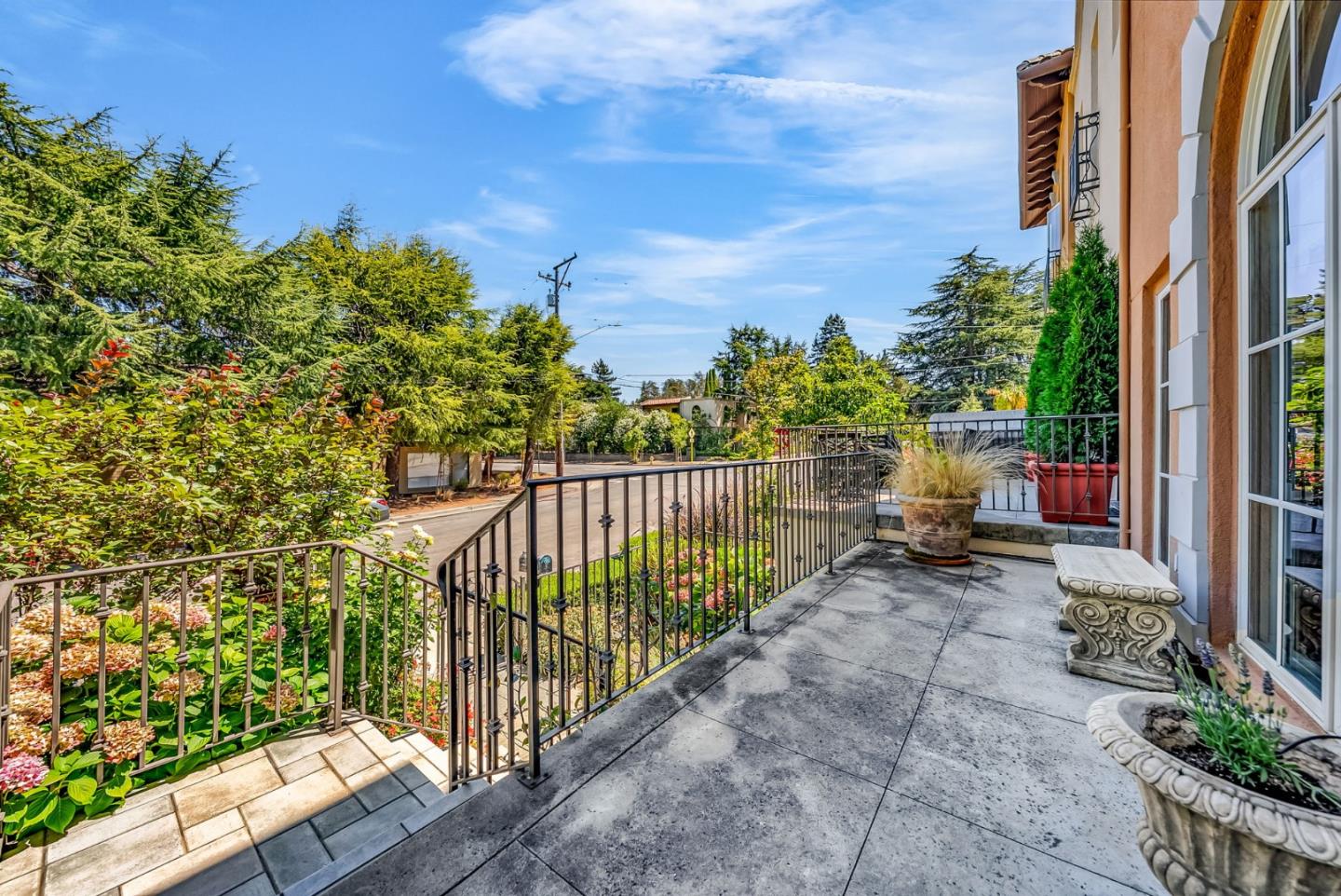 Detail Gallery Image 3 of 43 For 484 Gabilan St, Los Altos,  CA 94022 - 3 Beds | 2/1 Baths