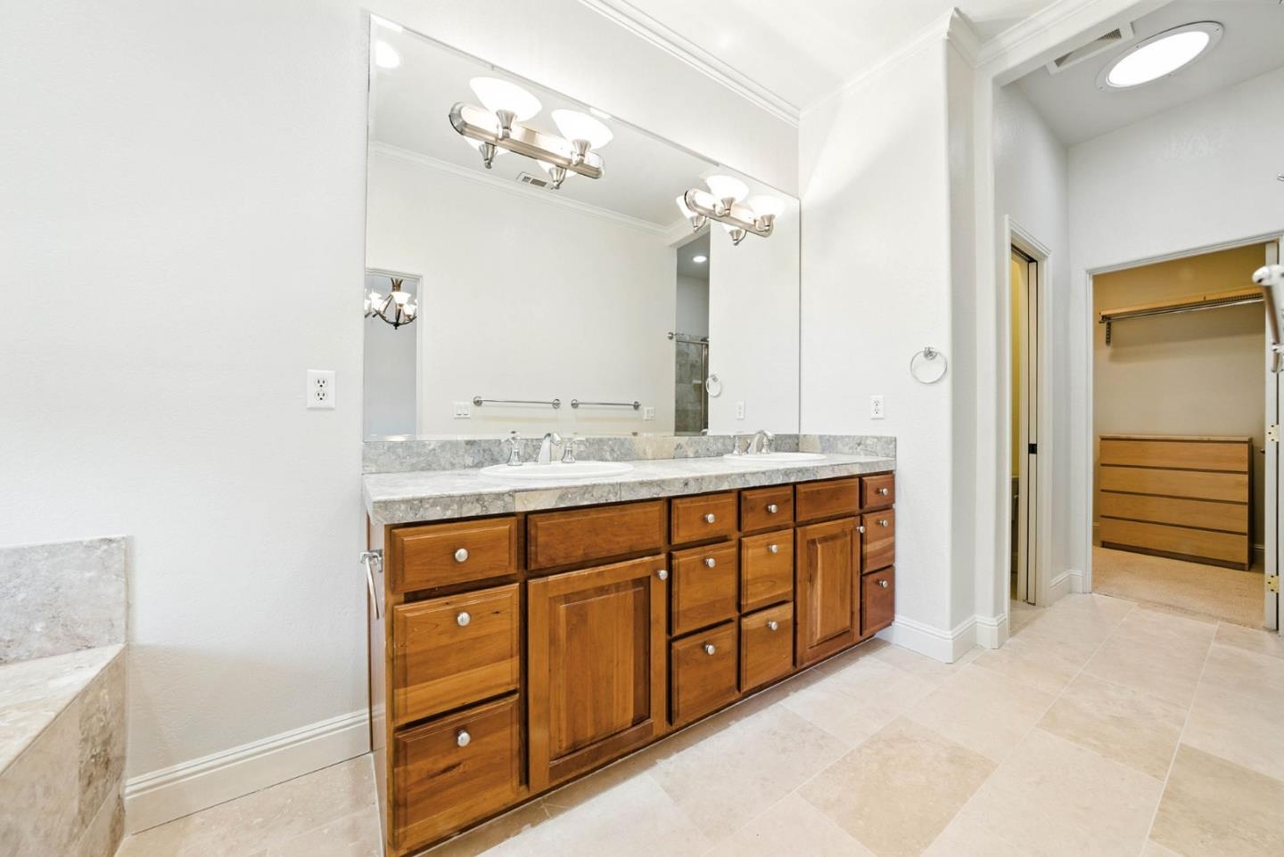 Detail Gallery Image 31 of 43 For 484 Gabilan St, Los Altos,  CA 94022 - 3 Beds | 2/1 Baths