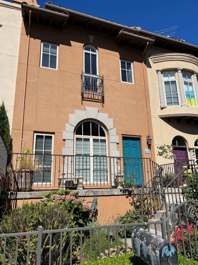 Detail Gallery Image 4 of 43 For 484 Gabilan St, Los Altos,  CA 94022 - 3 Beds | 2/1 Baths