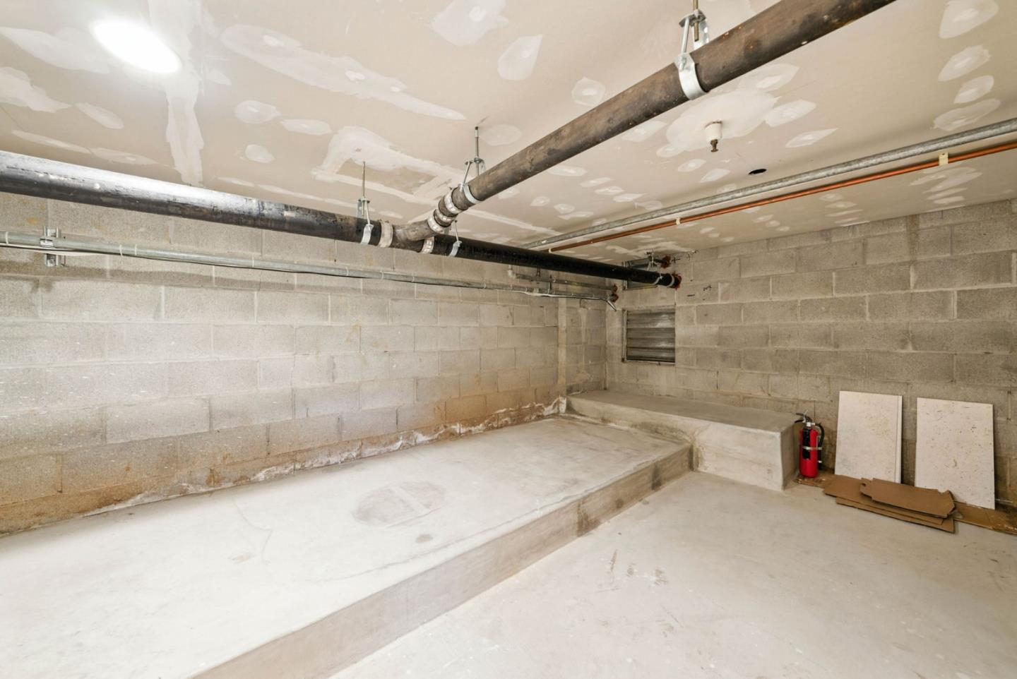 Detail Gallery Image 40 of 43 For 484 Gabilan St, Los Altos,  CA 94022 - 3 Beds | 2/1 Baths