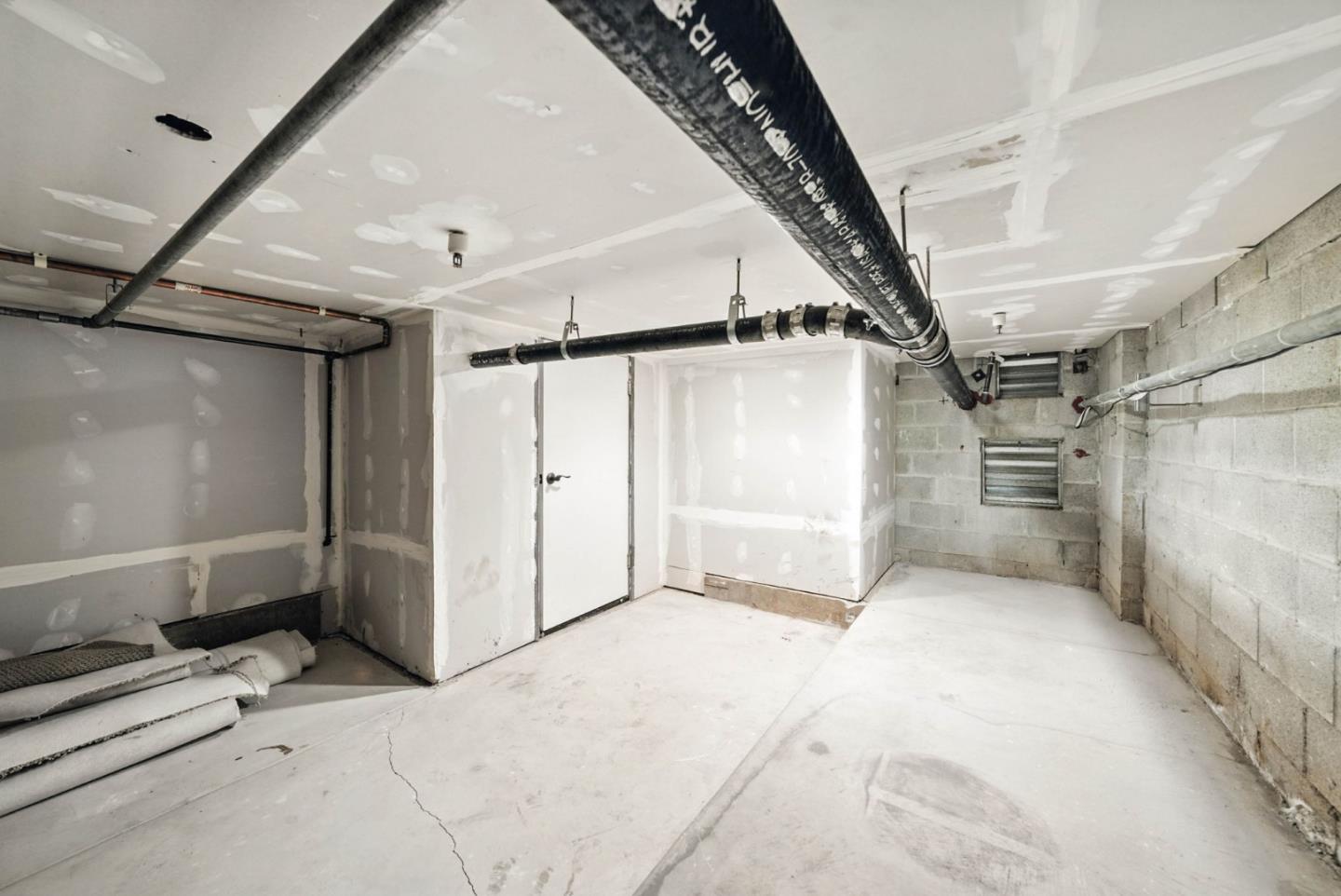 Detail Gallery Image 41 of 43 For 484 Gabilan St, Los Altos,  CA 94022 - 3 Beds | 2/1 Baths