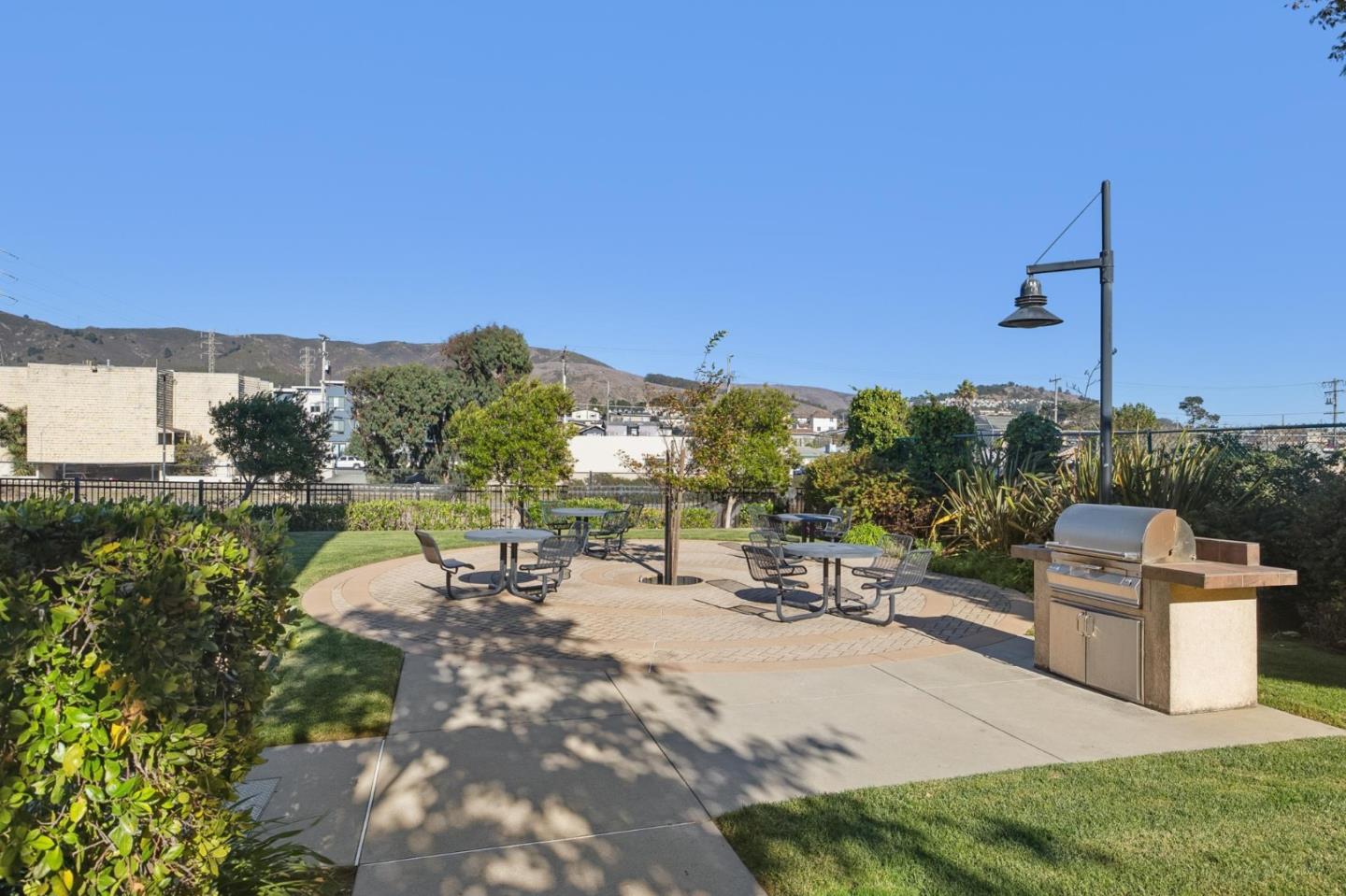 Detail Gallery Image 15 of 27 For 1488 El Camino Real #211,  South San Francisco,  CA 94080 - 1 Beds | 1 Baths