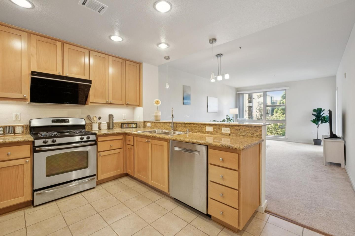 Detail Gallery Image 5 of 27 For 1488 El Camino Real #211,  South San Francisco,  CA 94080 - 1 Beds | 1 Baths