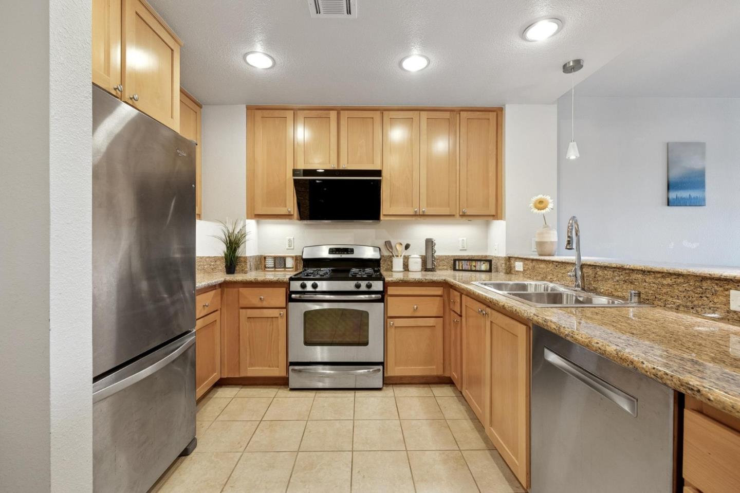 Detail Gallery Image 6 of 27 For 1488 El Camino Real #211,  South San Francisco,  CA 94080 - 1 Beds | 1 Baths