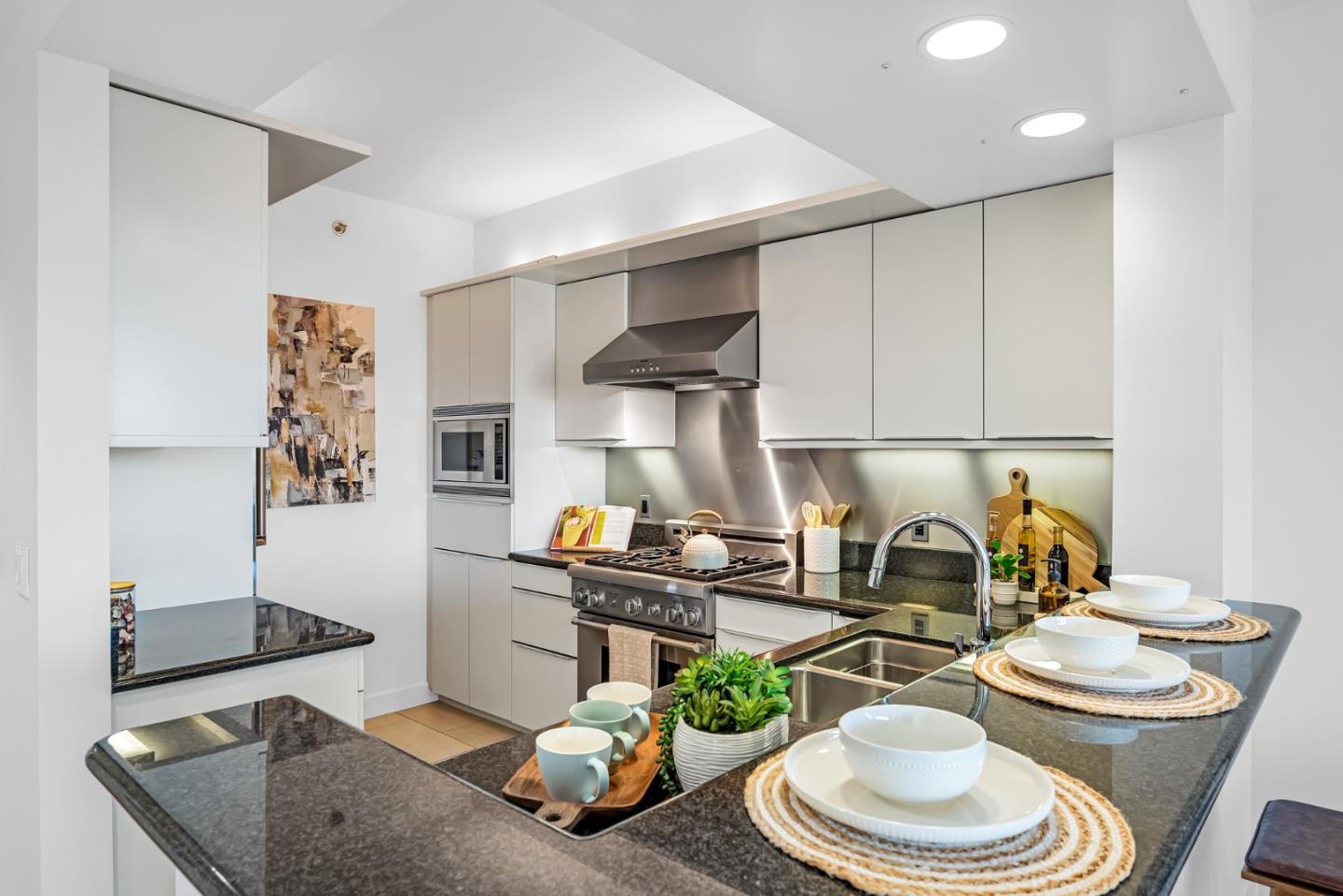 Detail Gallery Image 14 of 33 For 219 Brannan St 3g,  San Francisco,  CA 94107 - 3 Beds | 3 Baths