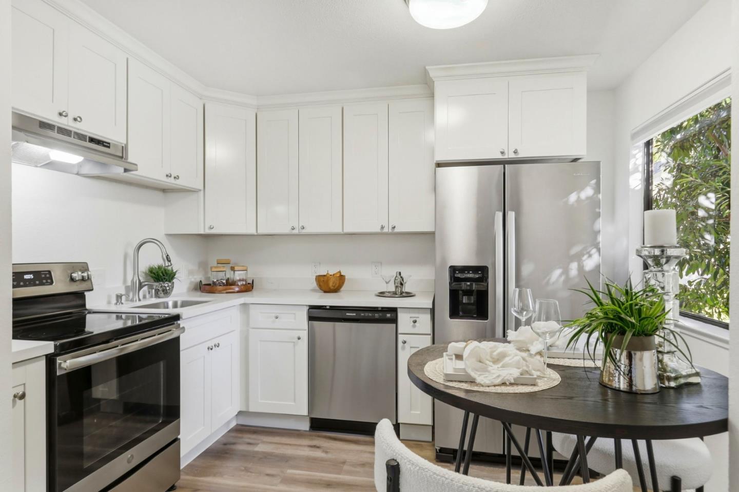 Detail Gallery Image 4 of 25 For 954 Kiely Blvd #H,  Santa Clara,  CA 95051 - 1 Beds | 1 Baths