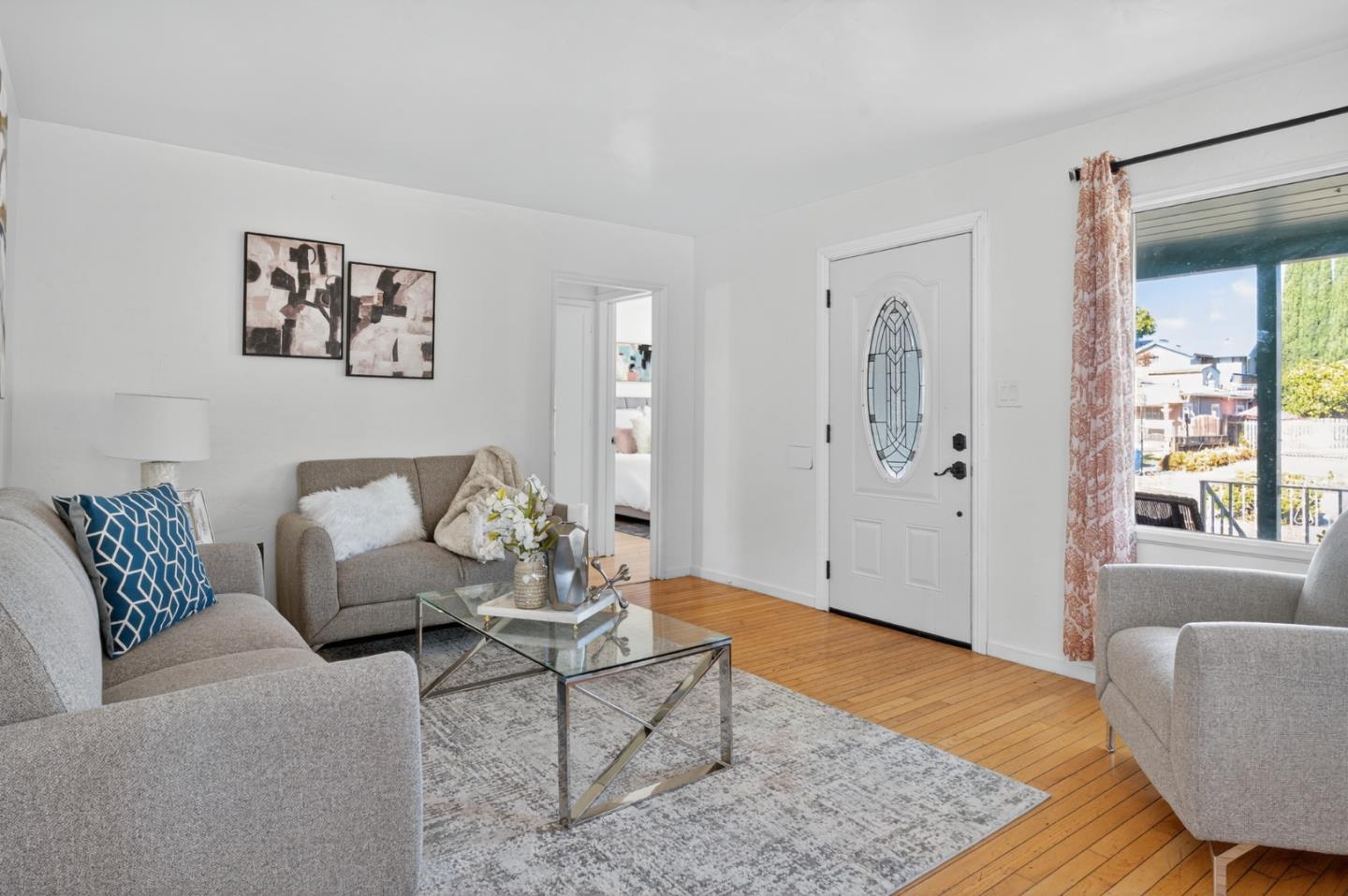 Detail Gallery Image 7 of 35 For 22133 Peralta, Hayward,  CA 94541 - 4 Beds | 3 Baths