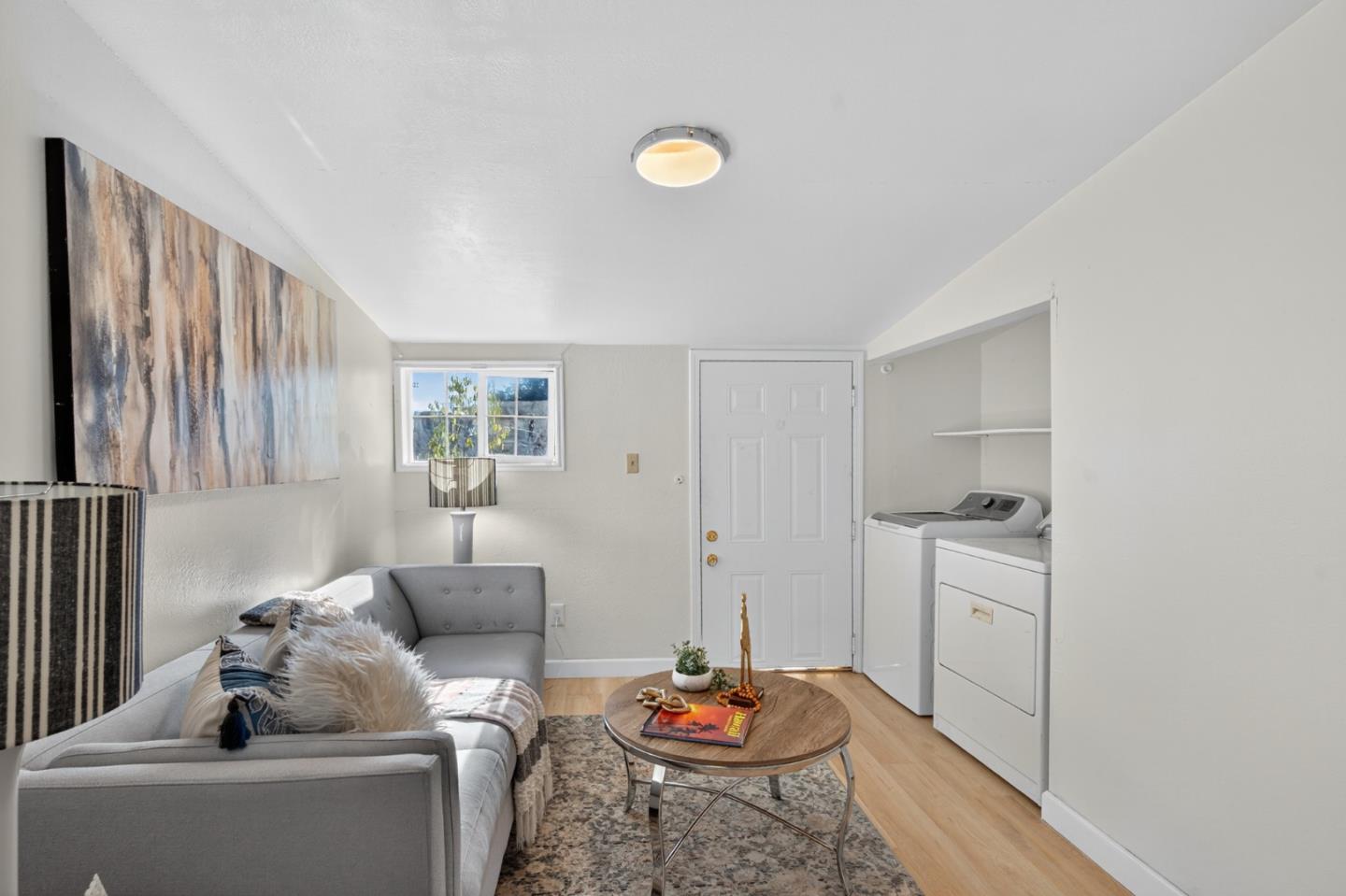 Detail Gallery Image 8 of 35 For 22133 Peralta, Hayward,  CA 94541 - 4 Beds | 3 Baths