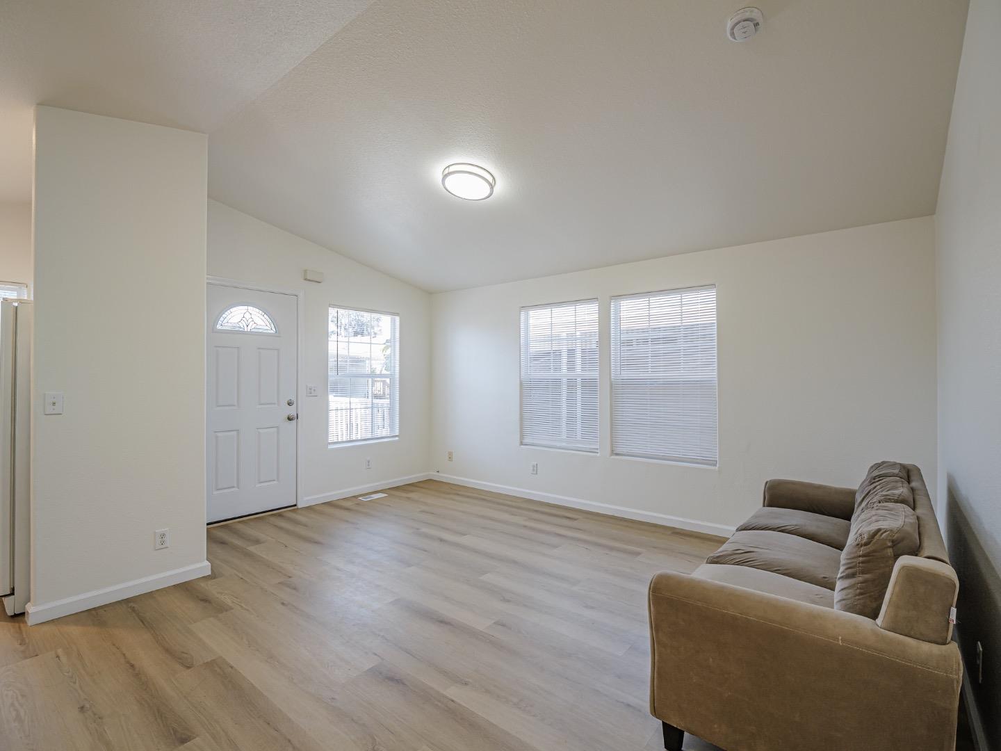 Detail Gallery Image 12 of 43 For 3710 Gross Rd #12,  Santa Cruz,  CA 95062 - 3 Beds | 2 Baths