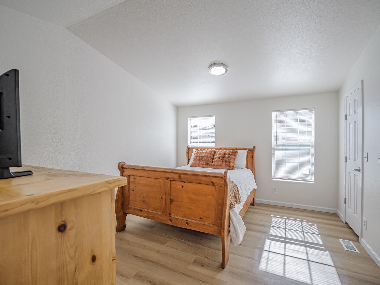 Detail Gallery Image 21 of 43 For 3710 Gross Rd #12,  Santa Cruz,  CA 95062 - 3 Beds | 2 Baths