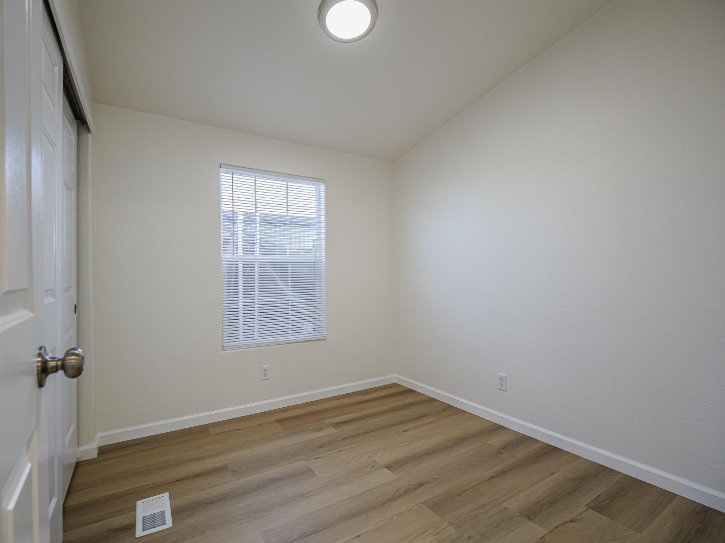 Detail Gallery Image 24 of 43 For 3710 Gross Rd #12,  Santa Cruz,  CA 95062 - 3 Beds | 2 Baths