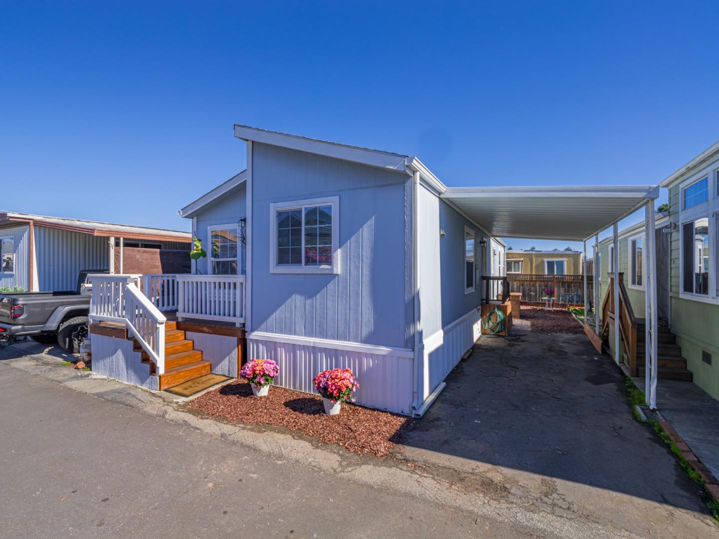 Detail Gallery Image 29 of 43 For 3710 Gross Rd #12,  Santa Cruz,  CA 95062 - 3 Beds | 2 Baths