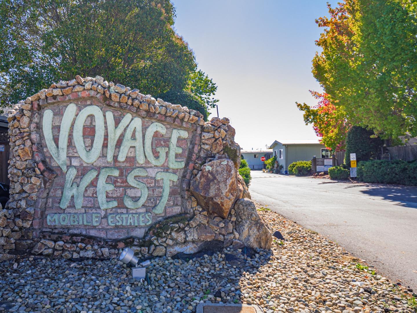 Detail Gallery Image 34 of 43 For 3710 Gross Rd #12,  Santa Cruz,  CA 95062 - 3 Beds | 2 Baths