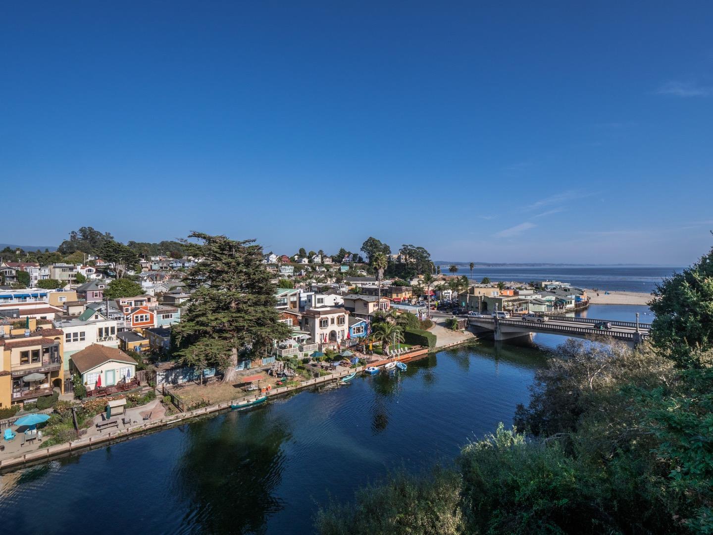 Detail Gallery Image 36 of 43 For 3710 Gross Rd #12,  Santa Cruz,  CA 95062 - 3 Beds | 2 Baths