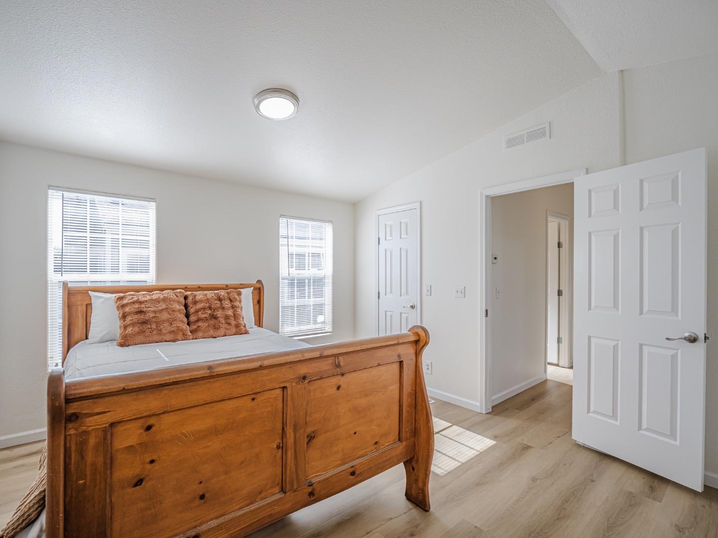 Detail Gallery Image 7 of 43 For 3710 Gross Rd #12,  Santa Cruz,  CA 95062 - 3 Beds | 2 Baths