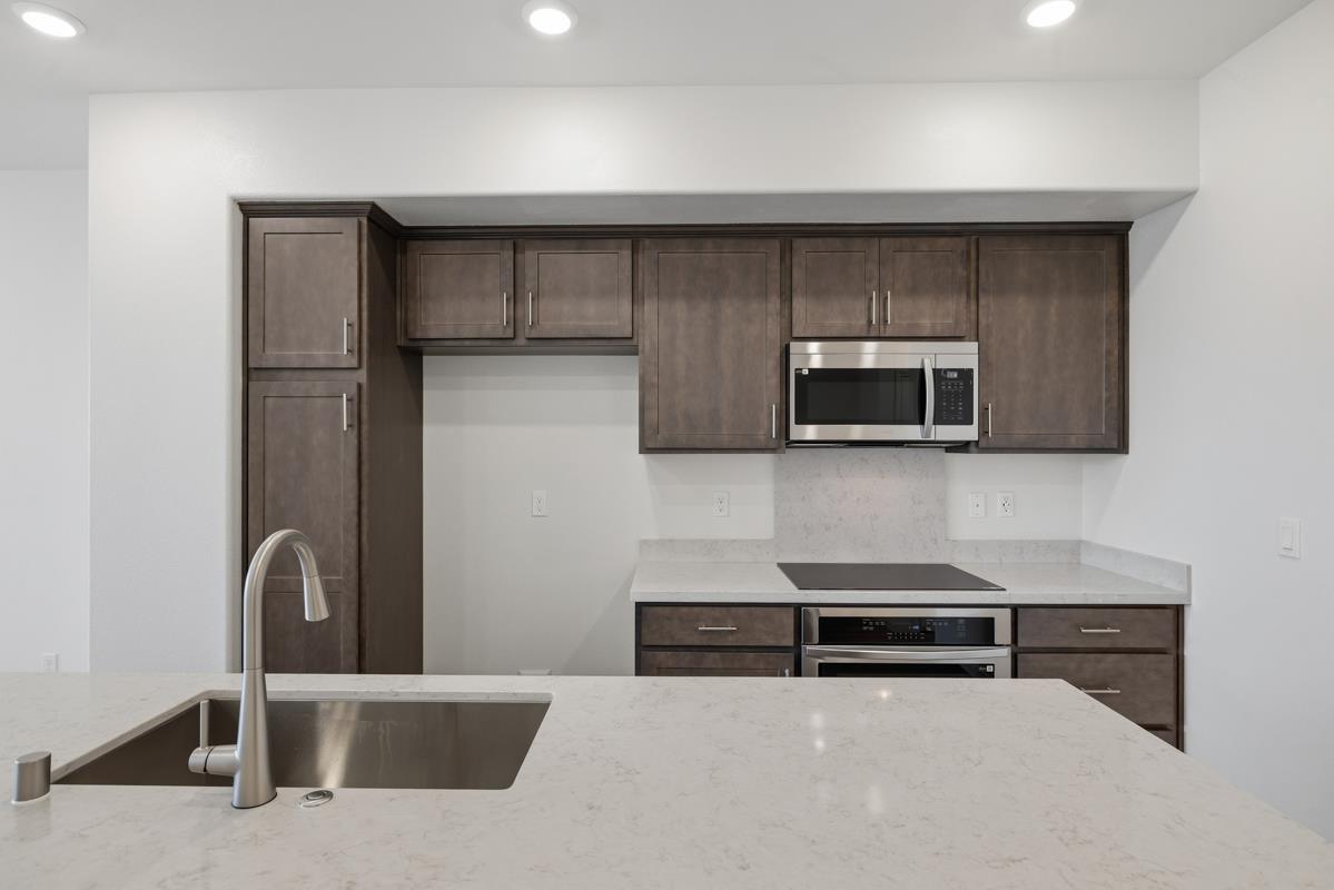 Detail Gallery Image 12 of 47 For 3818-3818a Northridge Ave, Castro Valley,  CA 94546 - 4 Beds | 4 Baths