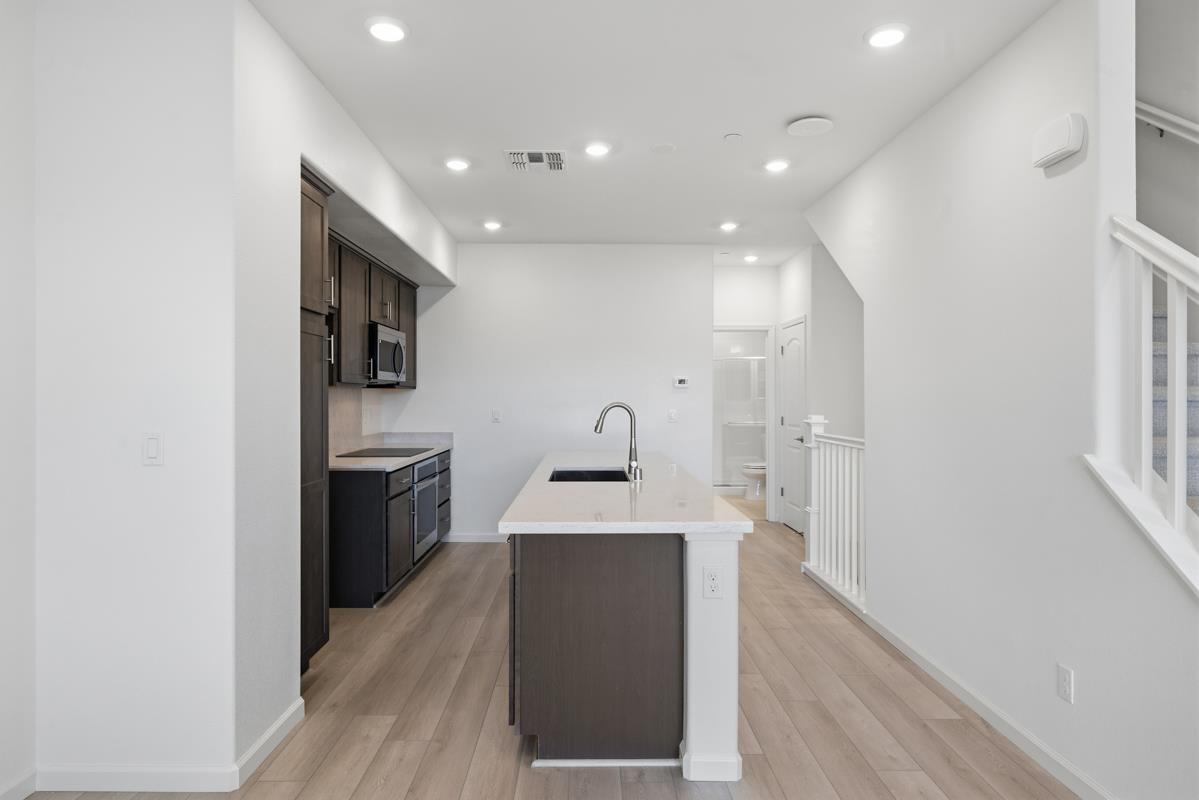 Detail Gallery Image 13 of 47 For 3818-3818a Northridge Ave, Castro Valley,  CA 94546 - 4 Beds | 4 Baths