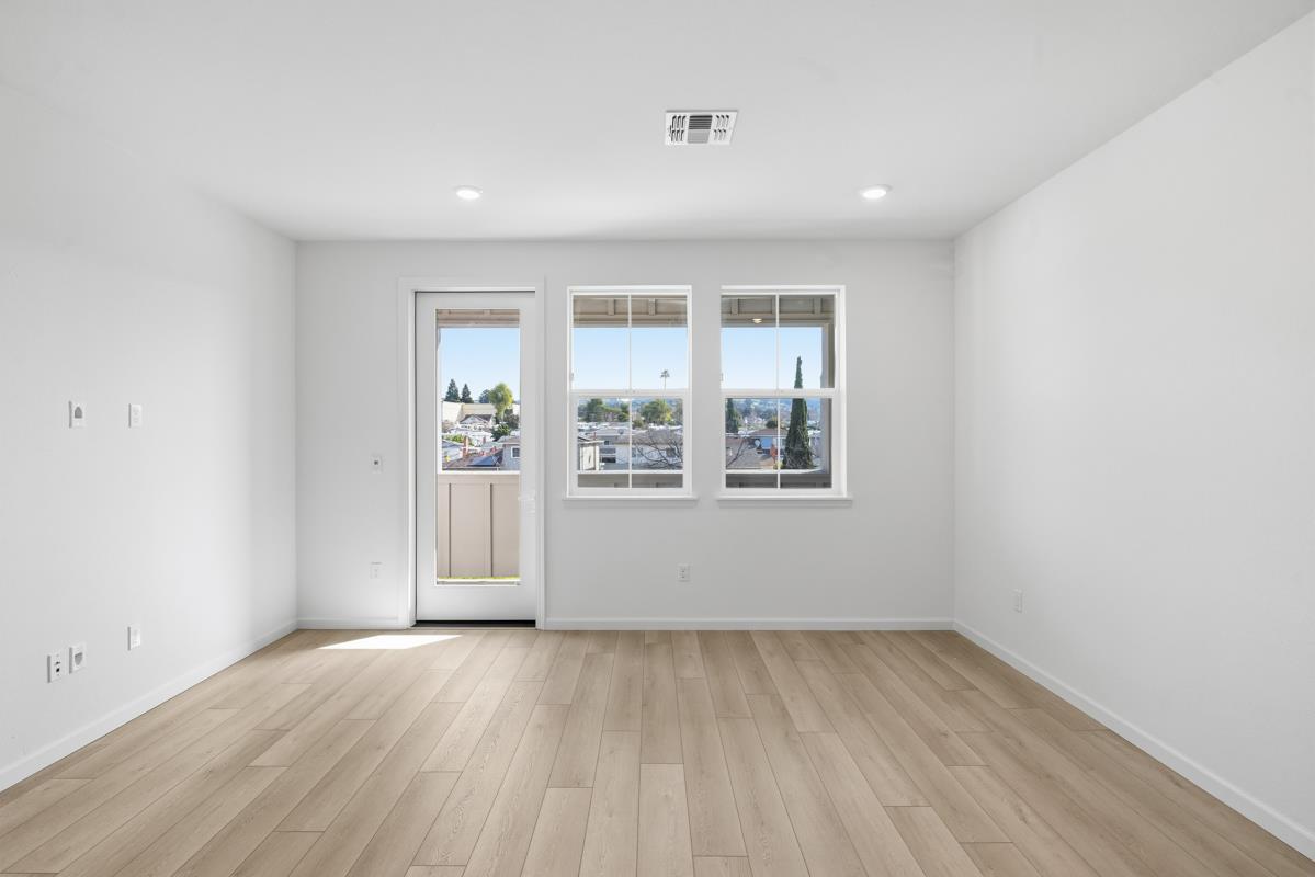 Detail Gallery Image 15 of 47 For 3818-3818a Northridge Ave, Castro Valley,  CA 94546 - 4 Beds | 4 Baths