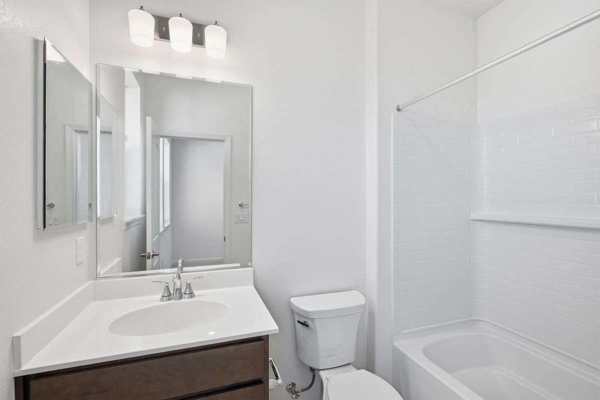 Detail Gallery Image 20 of 47 For 3818-3818a Northridge Ave, Castro Valley,  CA 94546 - 4 Beds | 4 Baths