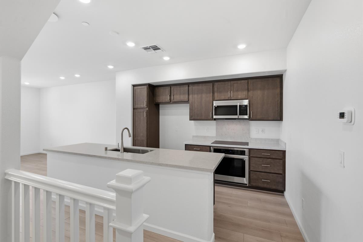 Detail Gallery Image 6 of 47 For 3818-3818a Northridge Ave, Castro Valley,  CA 94546 - 4 Beds | 4 Baths