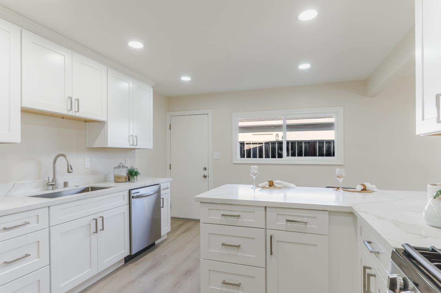 Detail Gallery Image 13 of 65 For 2130 Evelyn Ave, San Jose,  CA 95122 - 3 Beds | 2 Baths