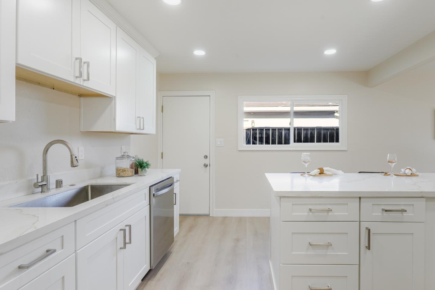 Detail Gallery Image 14 of 65 For 2130 Evelyn Ave, San Jose,  CA 95122 - 3 Beds | 2 Baths