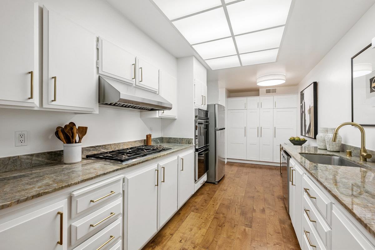 Detail Gallery Image 10 of 20 For 1308 Woodside Rd, Redwood City,  CA 94061 - 2 Beds | 2 Baths