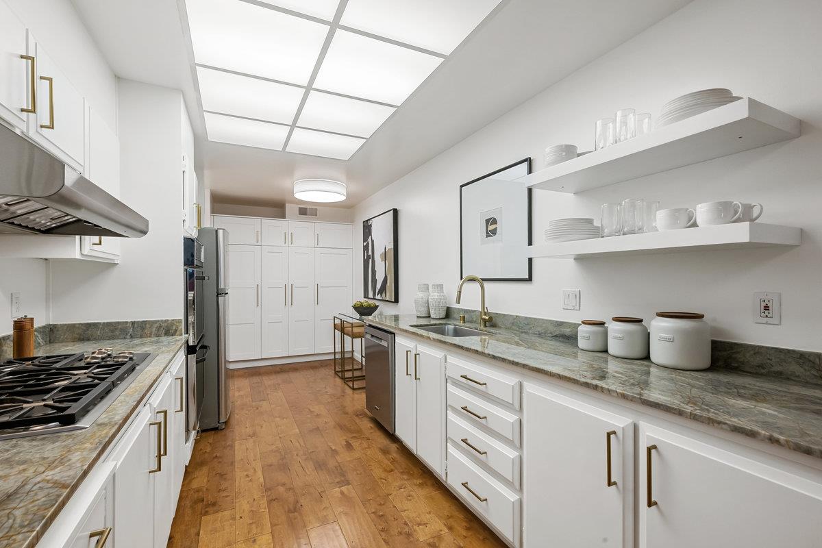 Detail Gallery Image 11 of 20 For 1308 Woodside Rd, Redwood City,  CA 94061 - 2 Beds | 2 Baths