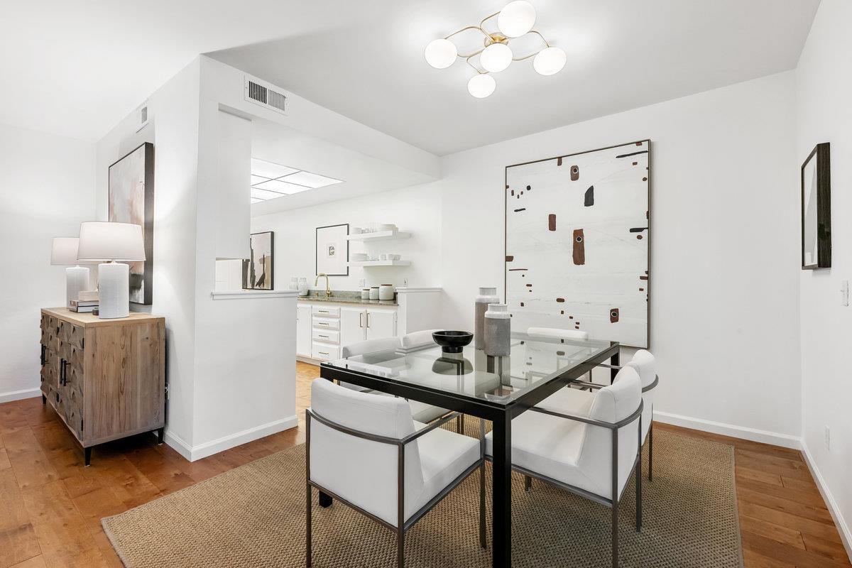 Detail Gallery Image 8 of 20 For 1308 Woodside Rd, Redwood City,  CA 94061 - 2 Beds | 2 Baths