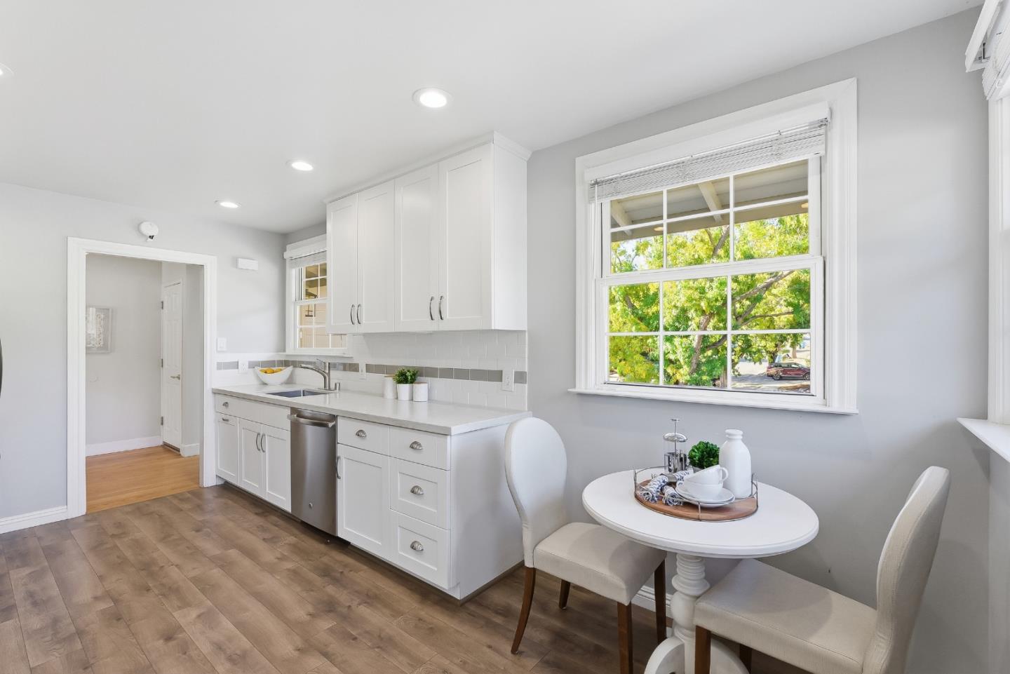 Detail Gallery Image 15 of 40 For 1103 Connecticut Dr, Redwood City,  CA 94061 - 3 Beds | 2 Baths