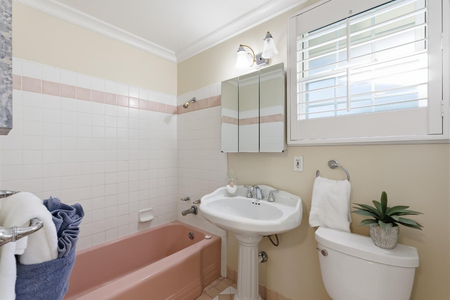 Detail Gallery Image 25 of 40 For 1103 Connecticut Dr, Redwood City,  CA 94061 - 3 Beds | 2 Baths