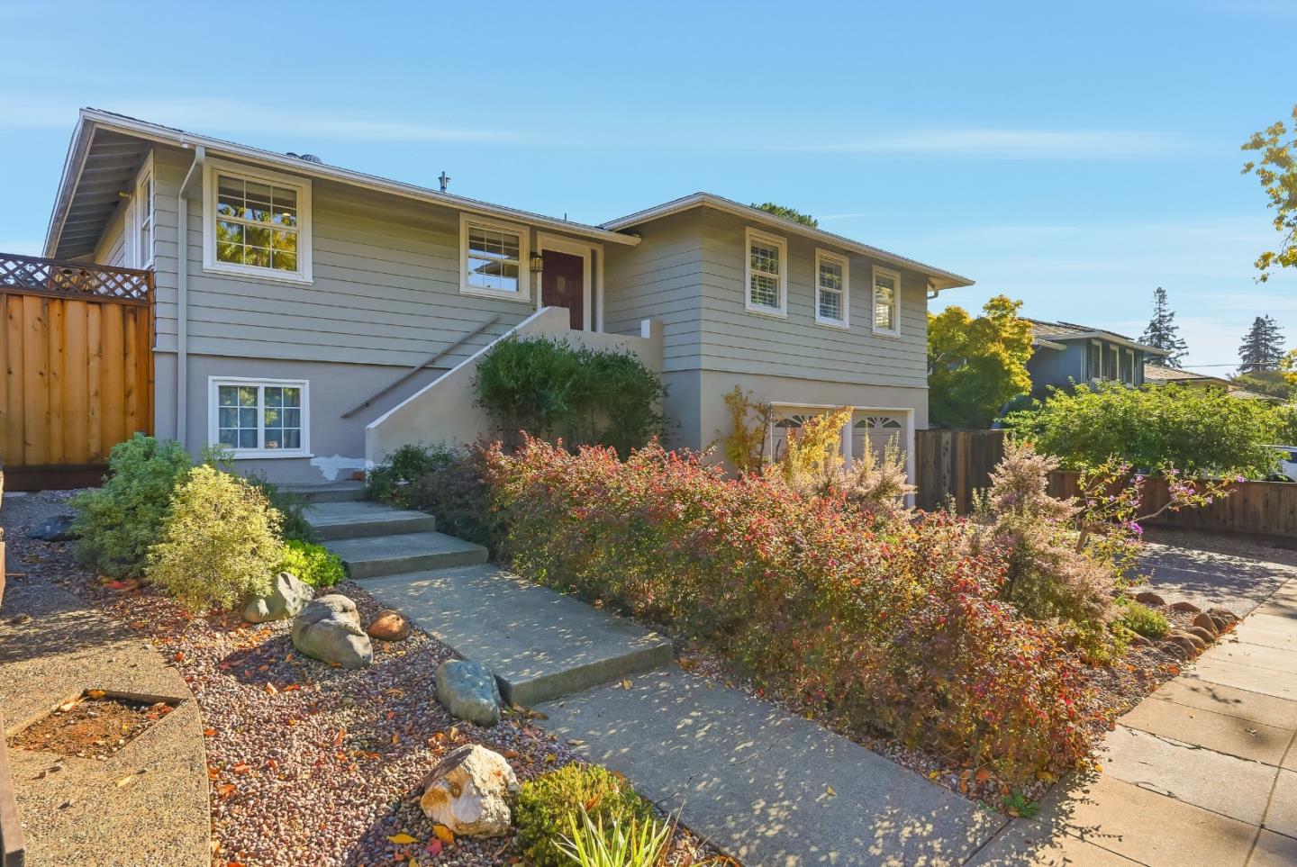 Detail Gallery Image 4 of 40 For 1103 Connecticut Dr, Redwood City,  CA 94061 - 3 Beds | 2 Baths