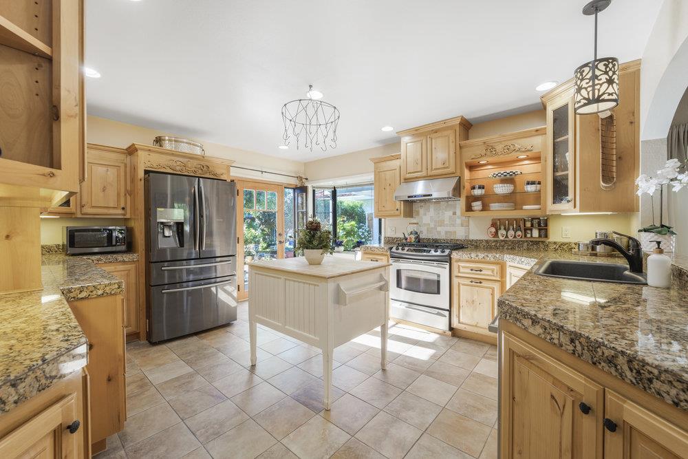 Detail Gallery Image 10 of 47 For 17235 Hill Rd, Morgan Hill,  CA 95037 - 3 Beds | 2 Baths